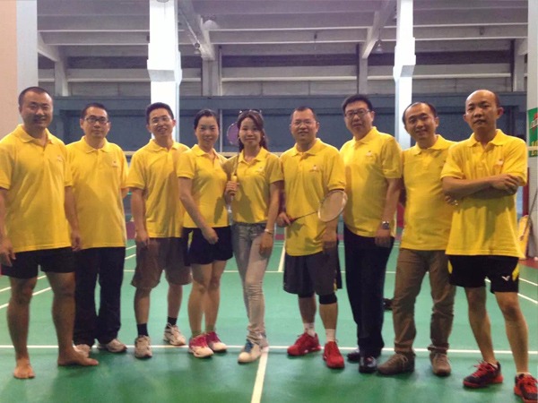 世界杯官网团队建设-羽毛球活动